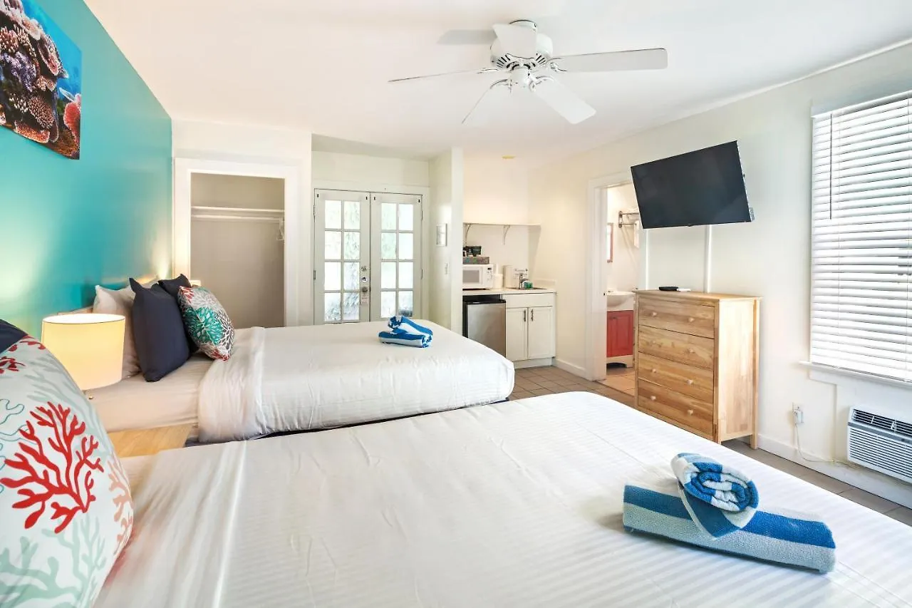 Wicker Guesthouse Key West 3*,