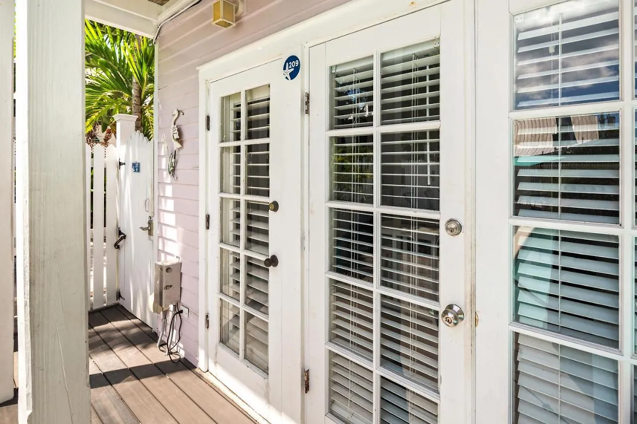 *** Kro Wicker Guesthouse Key West USA