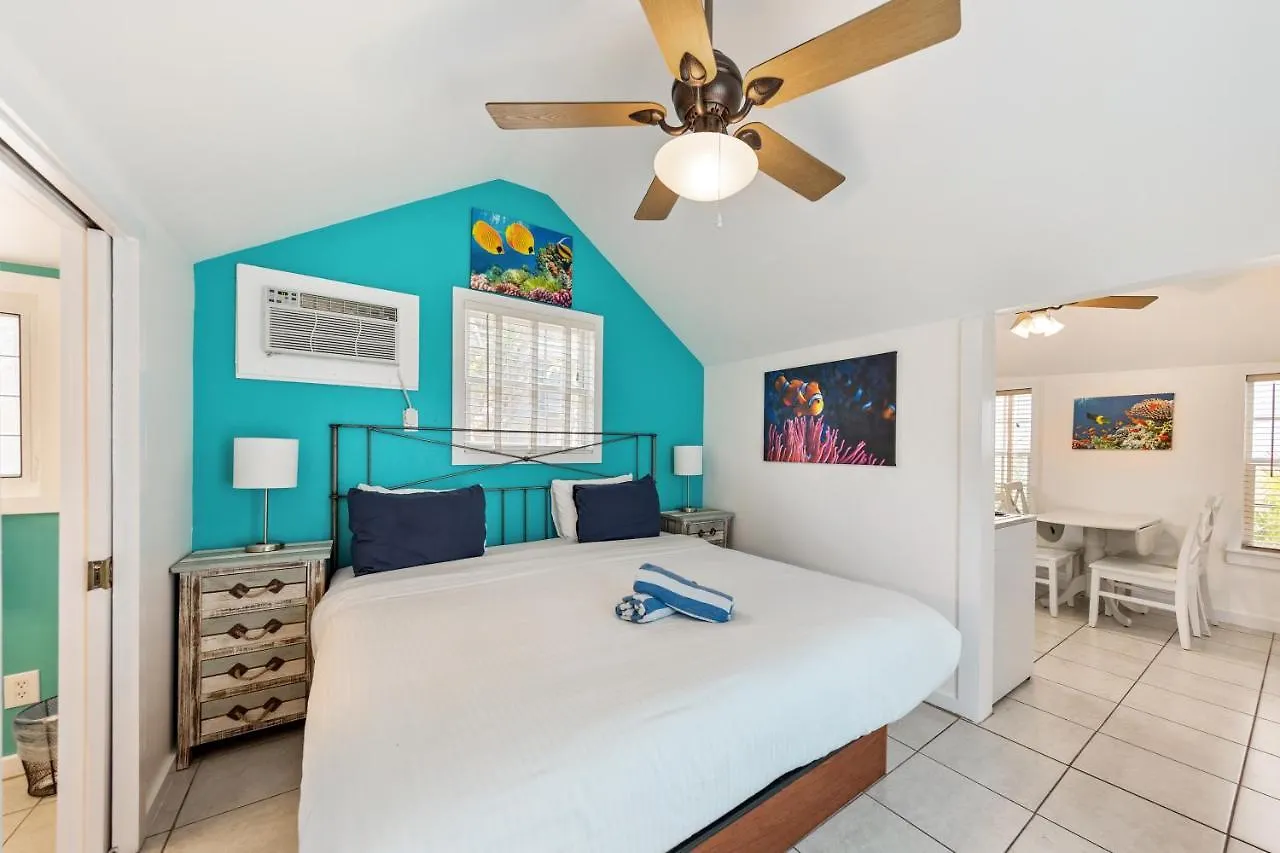 Wicker Guesthouse Key West 3*,